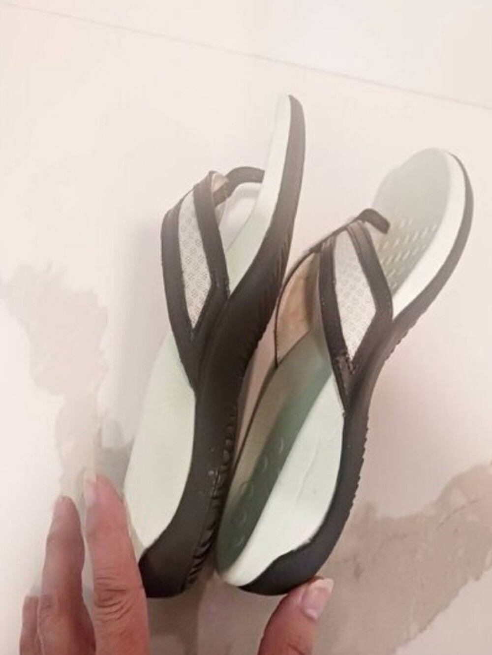 Vionic Tonya Light Green/Black Flip Flop Sandals Size 7.5 ( B M)